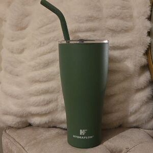 Hydraflow 30oz Green Tumbler with Rubber Metal Straw